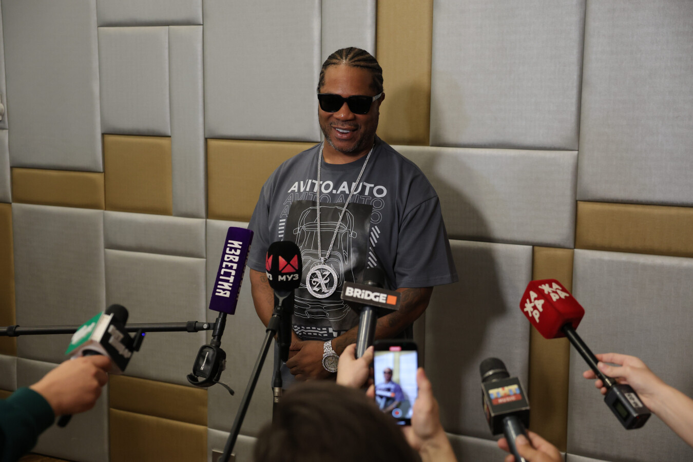 Американский артист Xzibit представил новое сотрудничество с Авито Авто на масштабном фестивале в Москве